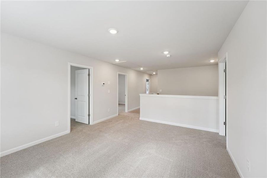 Spacious, unfurnished interior of a new home in Westmont Preserve, Powder Springs (Image 43).