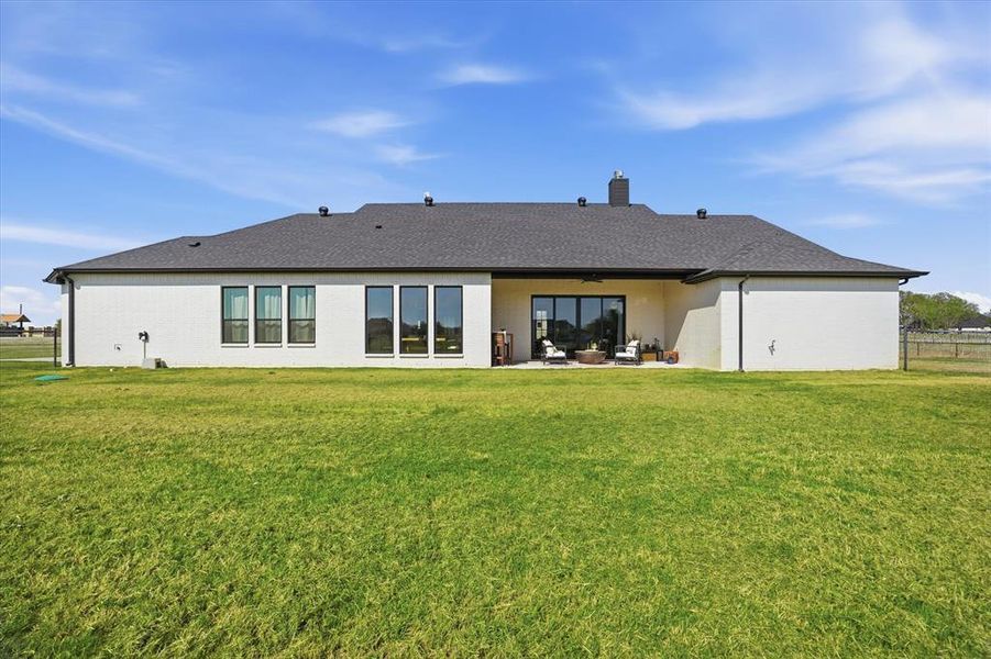 Exterior details and patio area of a home in , Weatherford (Image 21).