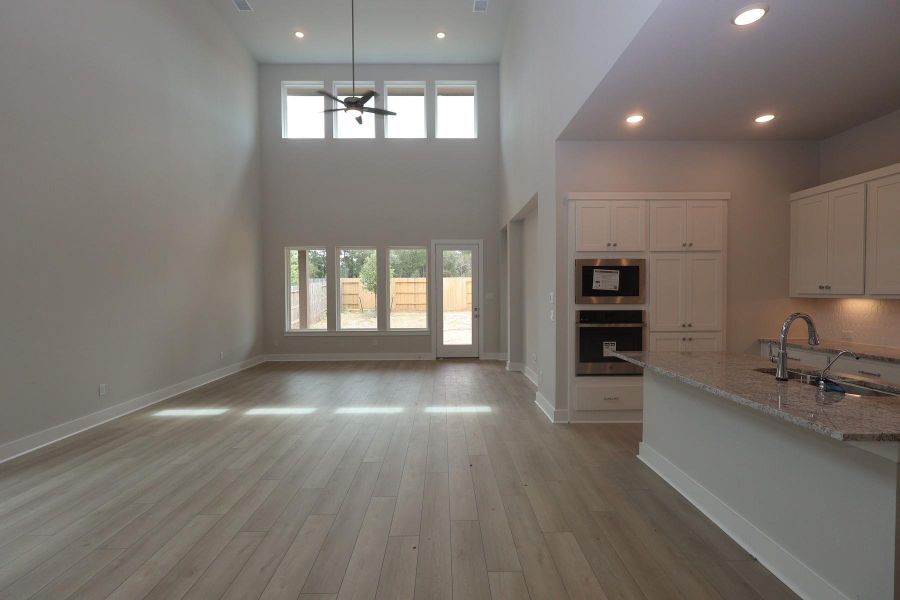 Spacious, unfurnished interior of a new home in Clopton Farms, Montgomery (Image 10).