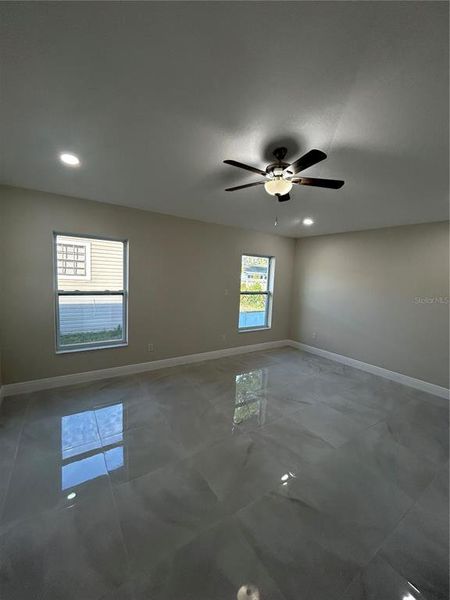 Spacious, unfurnished interior of a new home in , Tampa (Image 36).