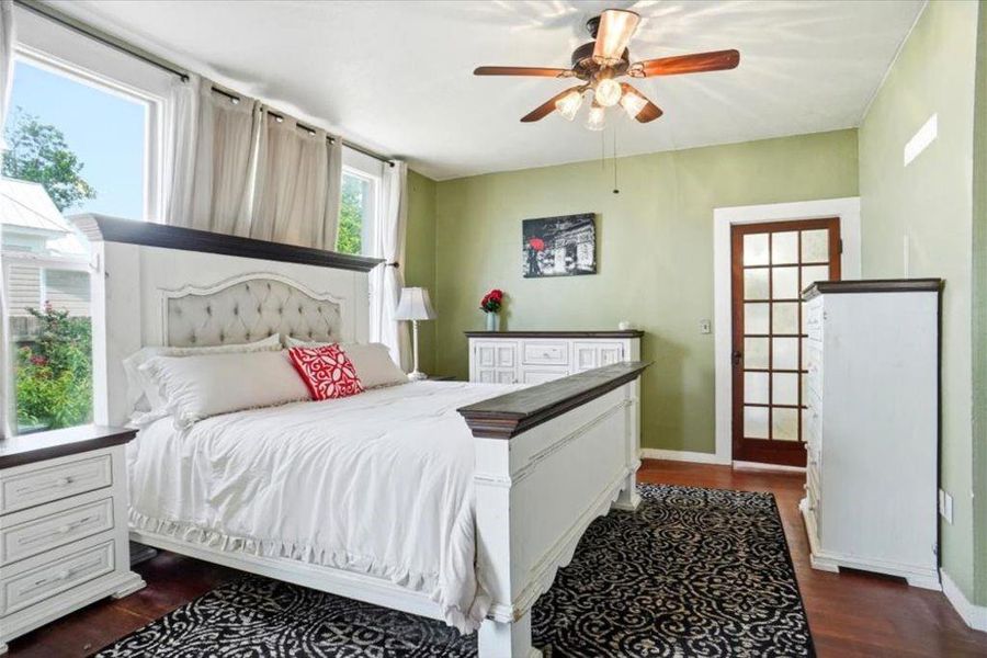 Furnished interior view inside a new home in , Itasca (Image 8).