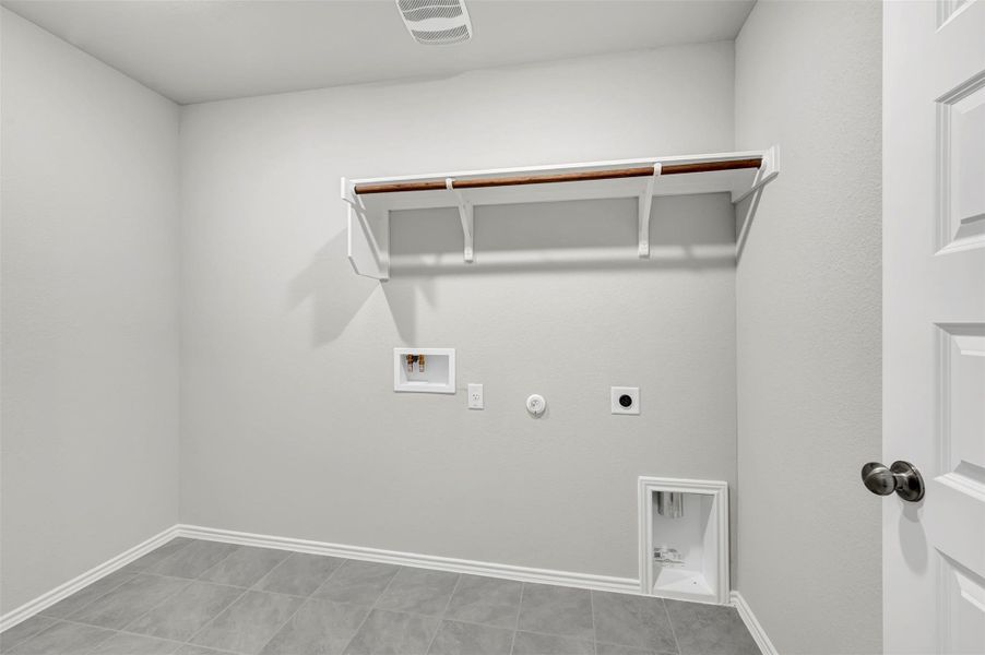 Spacious, unfurnished interior of a new home in Carillon, Manor (Image 29).