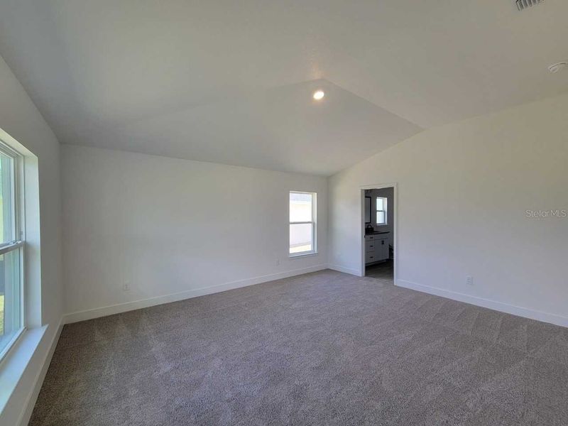 Spacious, unfurnished interior of a new home in Ocala Crossings South, Ocala (Image 14).