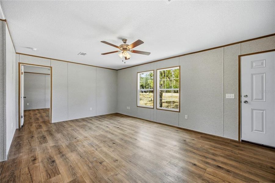 Spacious, unfurnished interior of a new home in , Interlachen (Image 13).