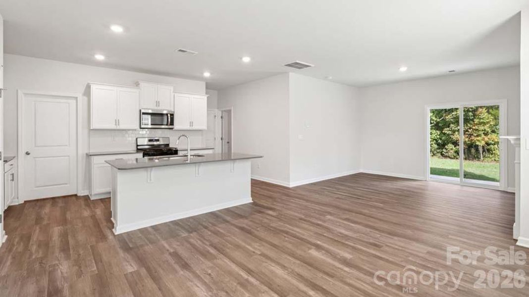 Spacious, unfurnished interior of a new home in Wallace Springs, Statesville (Image 23).