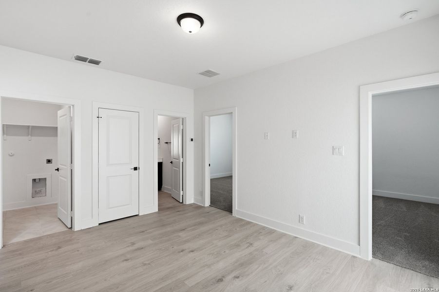 Spacious, unfurnished interior of a new home in Prominence Urban, San Antonio (Image 20). Spacious, unfurnished interior of a new home in Prominence Urban, San Antonio (Image 20).