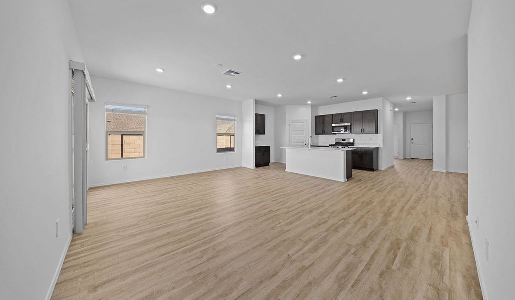 Representative unfurnished interior of a home built from the Lakeway - H40L by D.R. Horton in Sycamore Vista, Vail (Image 24).