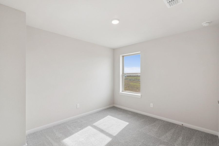 Spacious, unfurnished interior of a new home in Beacon Point at Lago Mar 50’ Homesites, Texas City (Image 24).