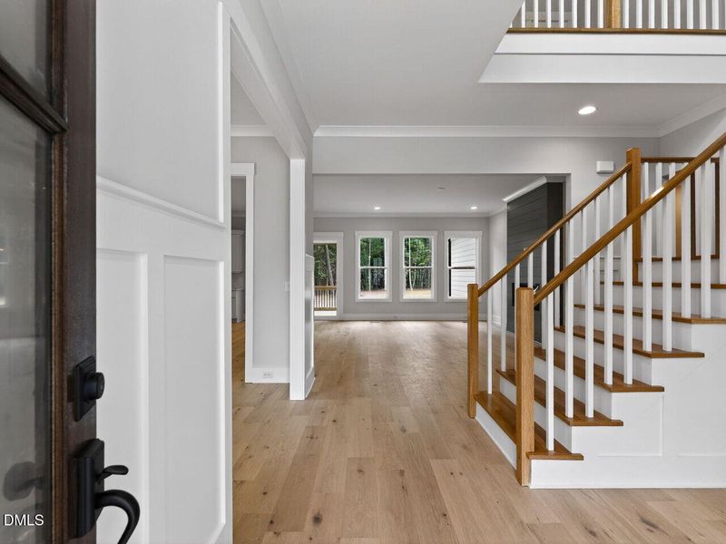 004-1280x960-foyer-entry 004-1280x960-foyer-entry