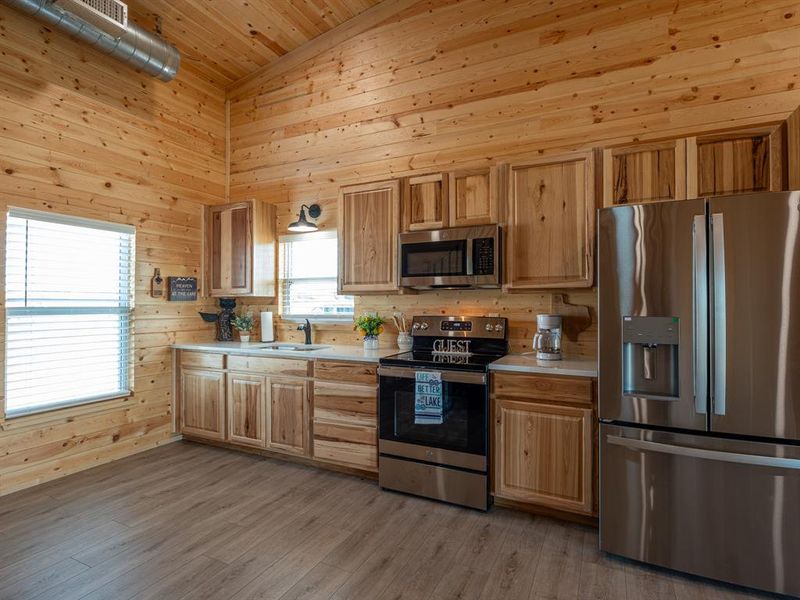 Charming Lakefront Cabin located on Lake leon complete with 3 RV Hookups, private boat ramp, dock, and 3 full bedrooms! #lakeleon #lakefront #lakeliving #waterfront #airbnb #incomeproducing #lakecabin