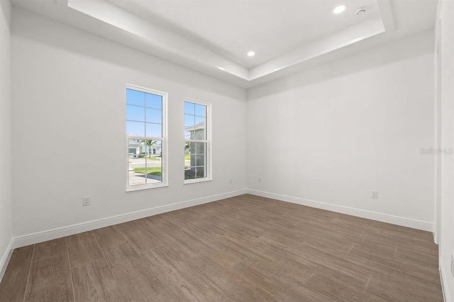 Spacious, unfurnished interior of a new home in , Sarasota (Image 45).