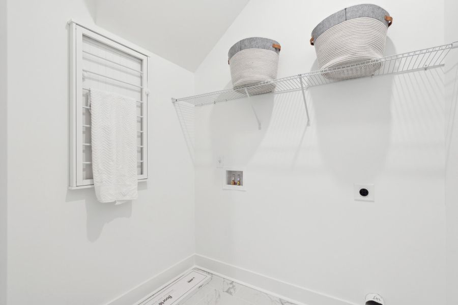 Spacious, unfurnished interior of a new home in Carnes Crossroads, Summerville (Image 23).