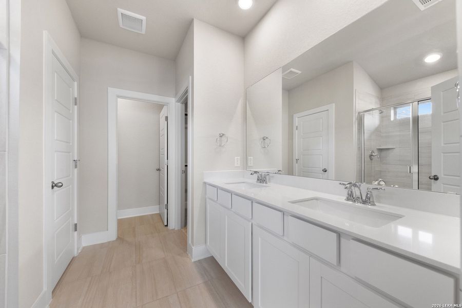 Furnished interior view inside a new home in Fox Falls, Boerne (Image 13). Furnished interior view inside a new home in Fox Falls, Boerne (Image 13).