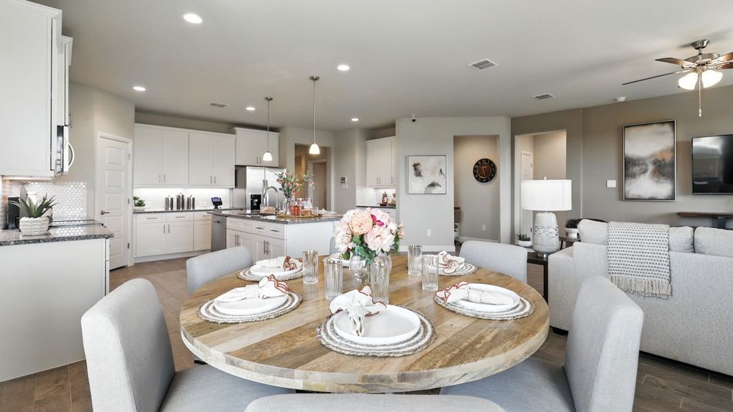 Furnished interior view inside a new home in Lakeview Pointe, Grand Prairie (Image 15).