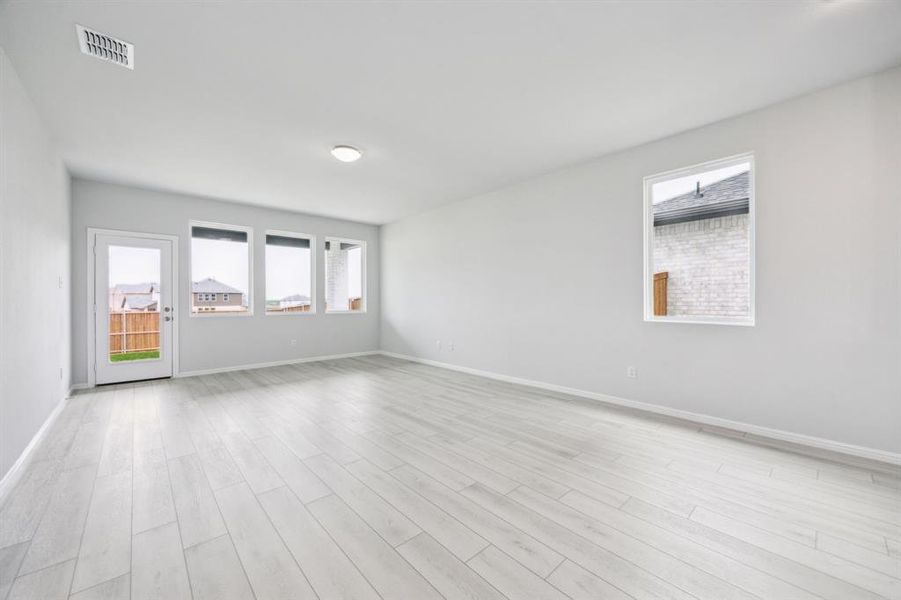 Spacious, unfurnished interior of a new home in Bellagio, Forney (Image 12).