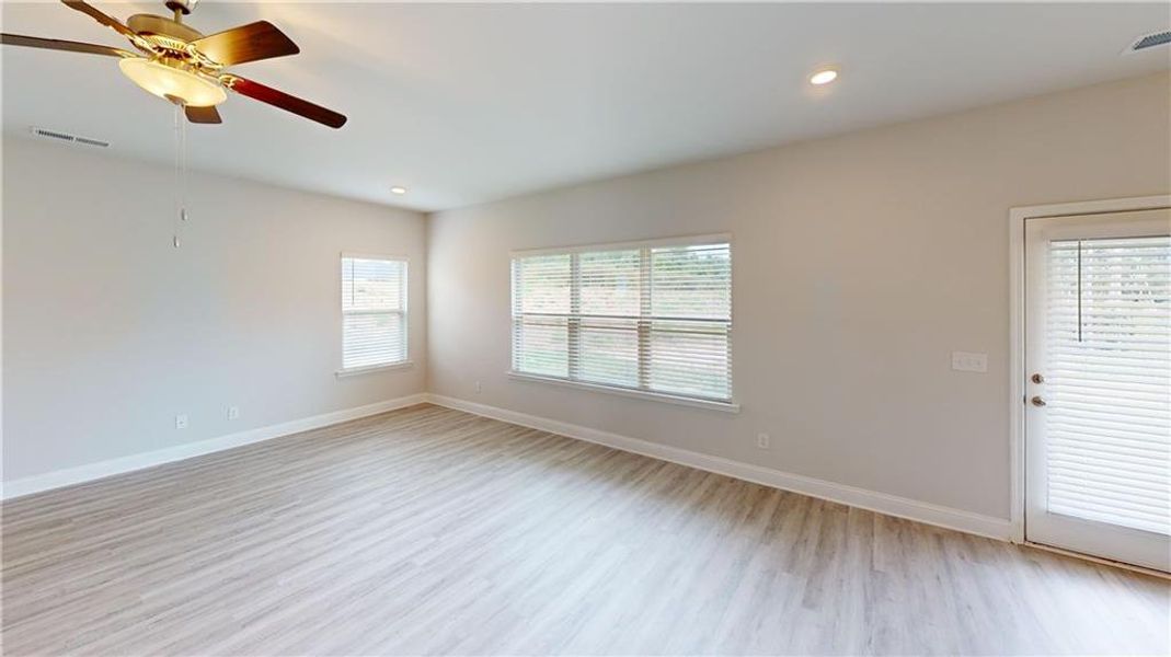 Spacious, unfurnished interior of a new home in , Griffin (Image 17).
