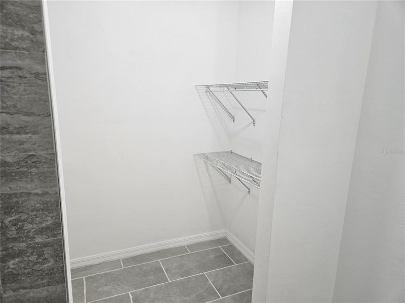 Spacious, unfurnished interior of a new home in , Williston (Image 23).
