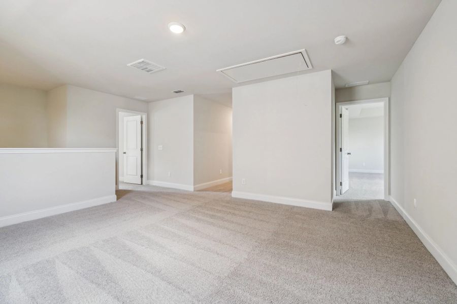 Spacious, unfurnished interior of a new home in Cades Bluff, Lebanon (Image 42).