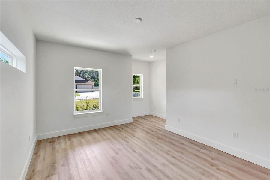 Spacious, unfurnished interior of a new home in , High Springs (Image 33). Spacious, unfurnished interior of a new home in , High Springs (Image 33).