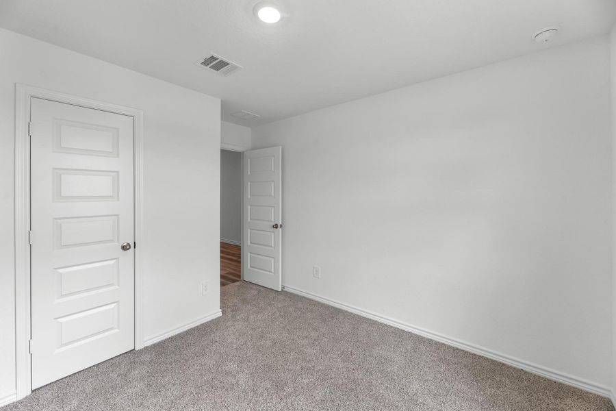 Spacious, unfurnished interior of a new home in Reserve at Mallard Lakes, Orange (Image 12). Spacious, unfurnished interior of a new home in Reserve at Mallard Lakes, Orange (Image 12).