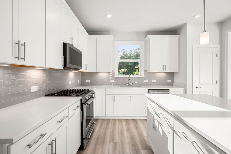 Furnished interior view inside a new home in Sun City Hilton Head, Bluffton (Image 10). Furnished interior view inside a new home in Sun City Hilton Head, Bluffton (Image 10).