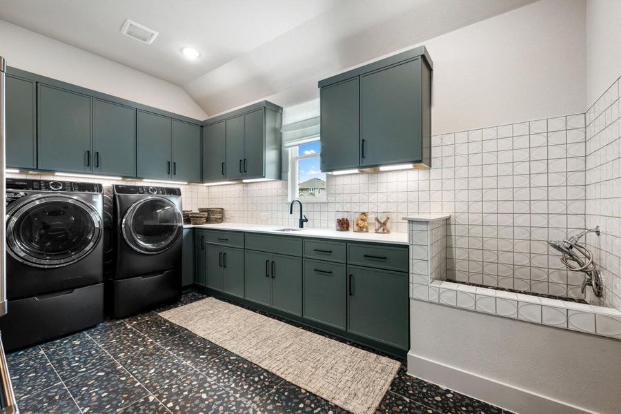 Representative images and renderings are for illustrative purposes. Actual structural options and design finishes of home may vary.