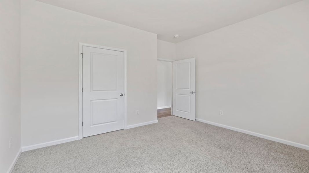 Spacious, unfurnished interior of a new home in Baxter Village, Boiling Springs (Image 17).