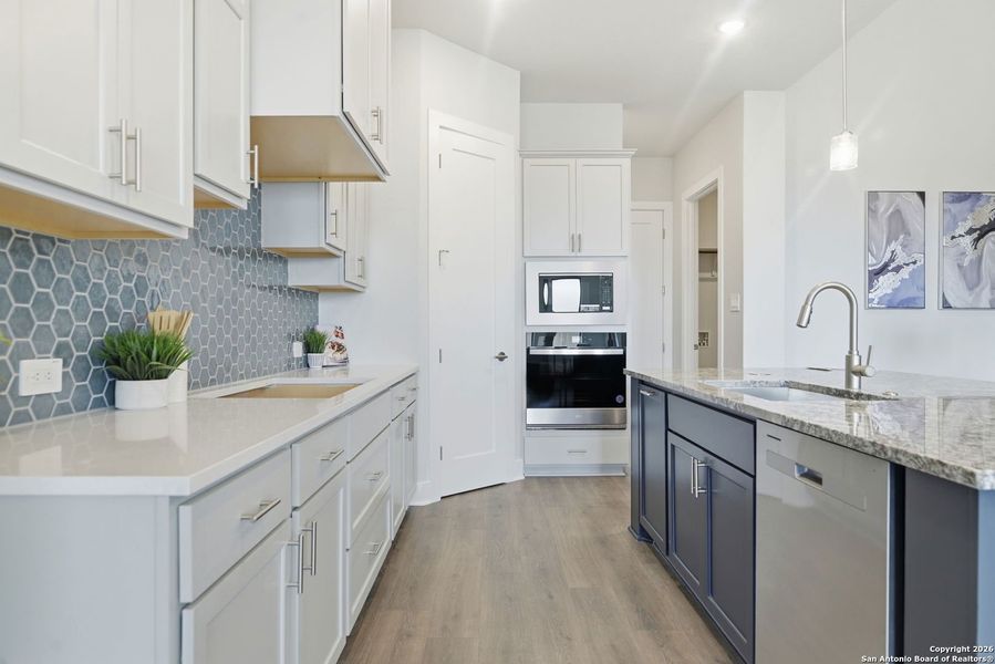 Furnished interior view inside a new home in Haby Hill 60s, San Antonio (Image 21).