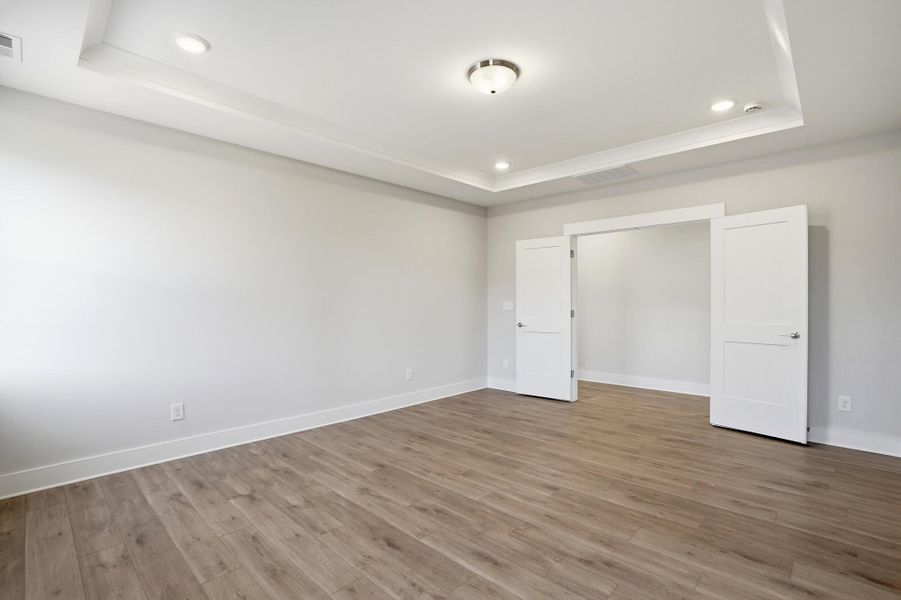 Spacious, unfurnished interior of a new home in Rone Creek, Waxhaw (Image 56).