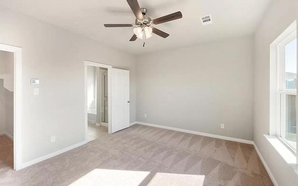 Spacious, unfurnished interior of a new home in Perkinsville, Chino Valley (Image 18).