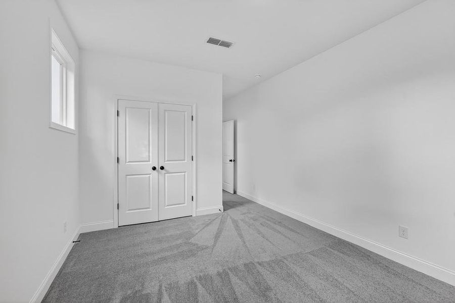 Spacious, unfurnished interior of a new home in Bailey Fence, Dacula (Image 43).