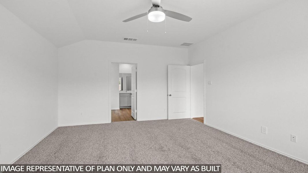 Spacious, unfurnished interior of a new home in Silverthorne, Conroe (Image 11). Spacious, unfurnished interior of a new home in Silverthorne, Conroe (Image 11).