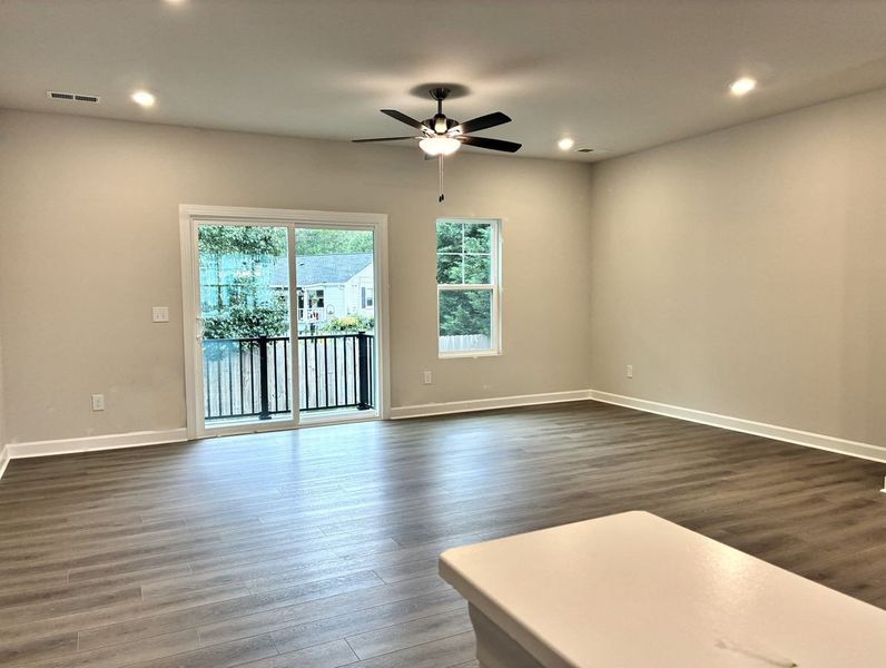 Spacious, unfurnished interior of a new home in Miller Park, Greenville (Image 10).