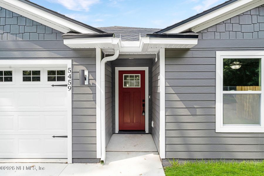 Exterior details and patio area of a home in , Jacksonville (Image 3).