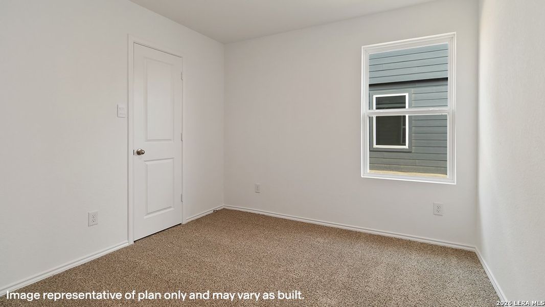 Spacious, unfurnished interior of a new home in Blue Ridge Ranch, San Antonio (Image 11).