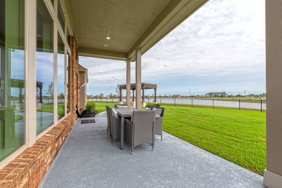 Representative exterior details of a home built from the Cameron by Beazer Homes in Amira, Tomball (Image 3).