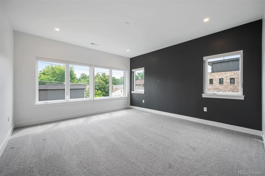 Spacious, unfurnished interior of a new home in , Denver (Image 20).