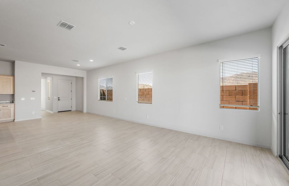 Spacious, unfurnished interior of a new home in Regent Hills - Meadow Series, Buckeye (Image 15). Spacious, unfurnished interior of a new home in Regent Hills - Meadow Series, Buckeye (Image 15).