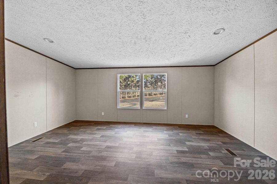Spacious, unfurnished interior of a new home in , Taylorsville (Image 18).