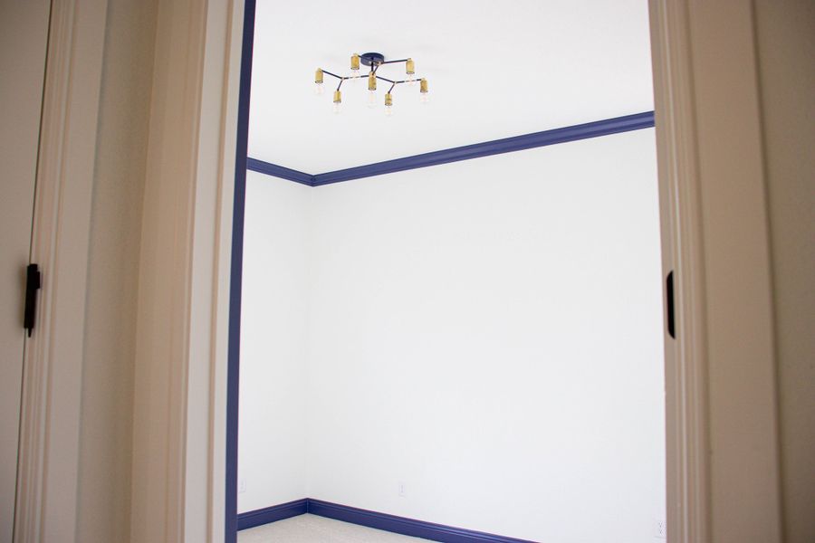 Representative furnished interior of a home built from the Hudson House by Trinity Classic Homes in Freeman Ranch, Weatherford (Image 14).