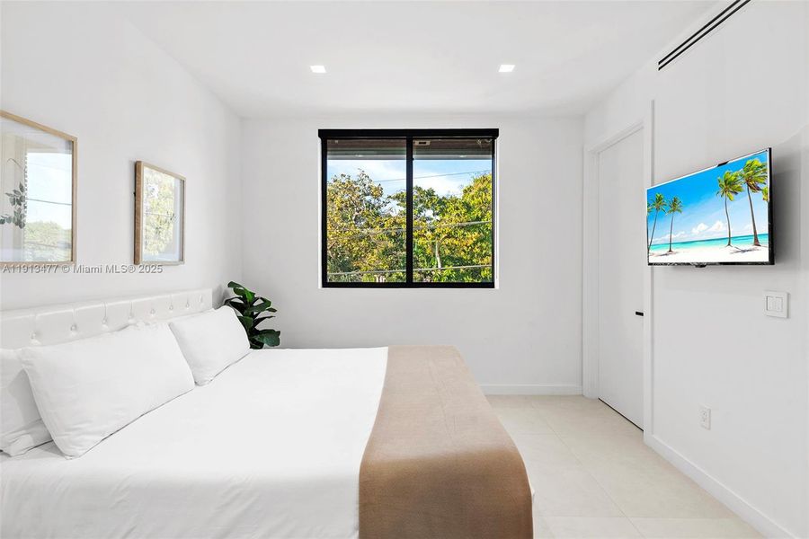 Furnished interior view inside a new home in , North Miami Beach (Image 10).