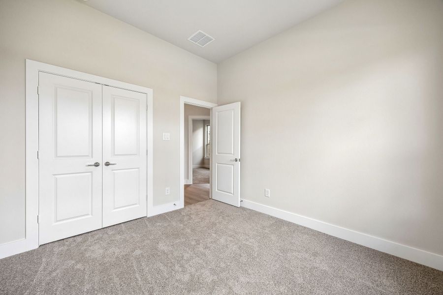 Spacious, unfurnished interior of a new home in Dove Hollow, Waxahachie (Image 28). Spacious, unfurnished interior of a new home in Dove Hollow, Waxahachie (Image 28).