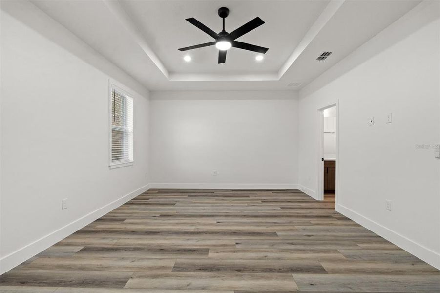 Spacious, unfurnished interior of a new home in , Spring Hill (Image 38).