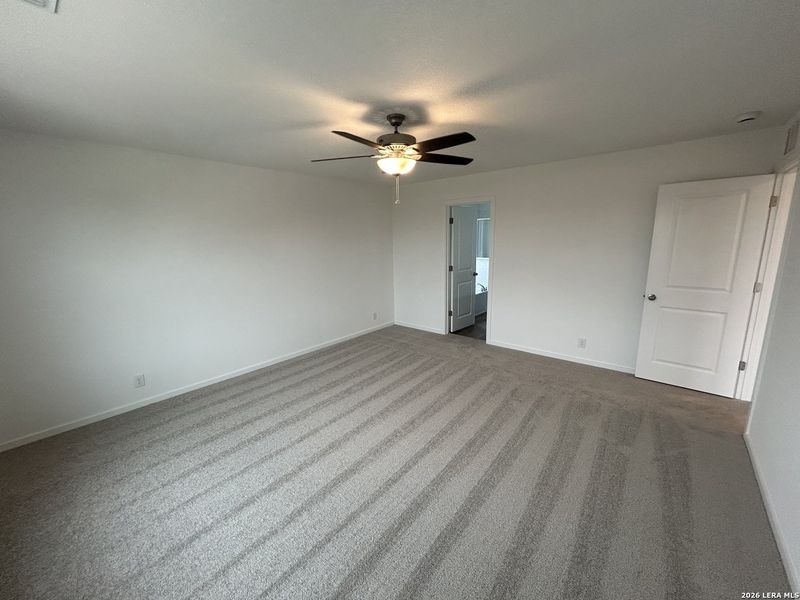 Spacious, unfurnished interior of a new home in Meadows at Hennersby Hollow 40's, San Antonio (Image 14). Spacious, unfurnished interior of a new home in Meadows at Hennersby Hollow 40's, San Antonio (Image 14).