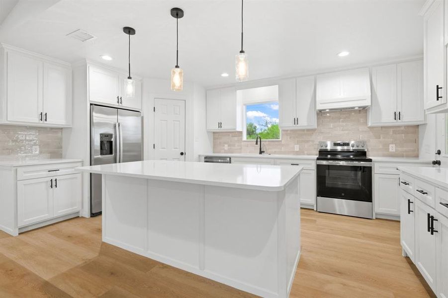 Furnished interior view inside a new home in , Baird (Image 13).