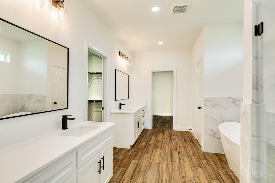 Gorgeous en-suite bath