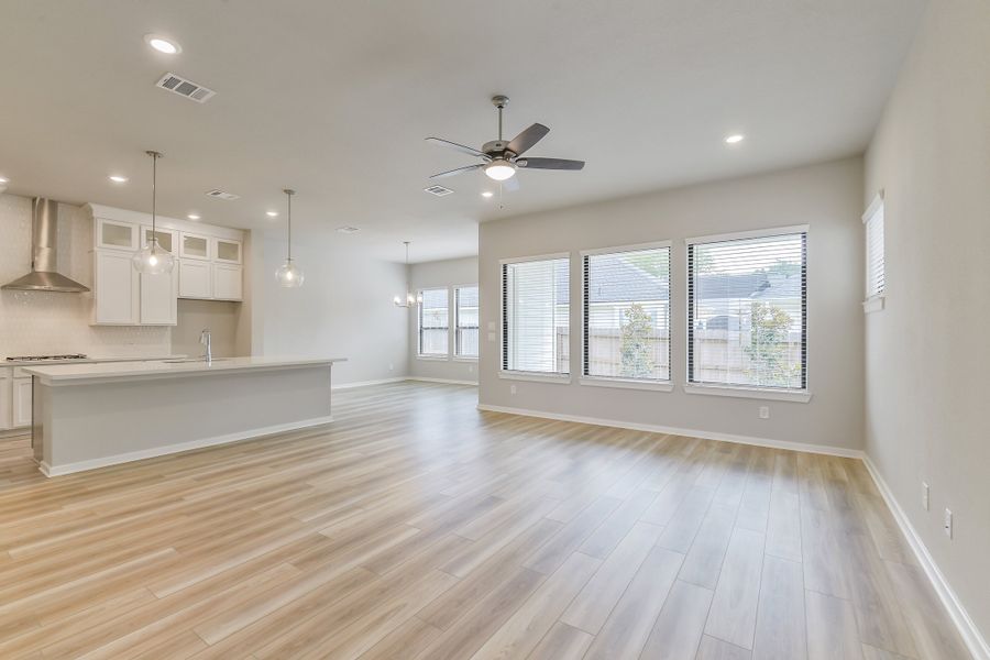 Spacious, unfurnished interior of a new home in Summer Place  35', Montgomery (Image 37).