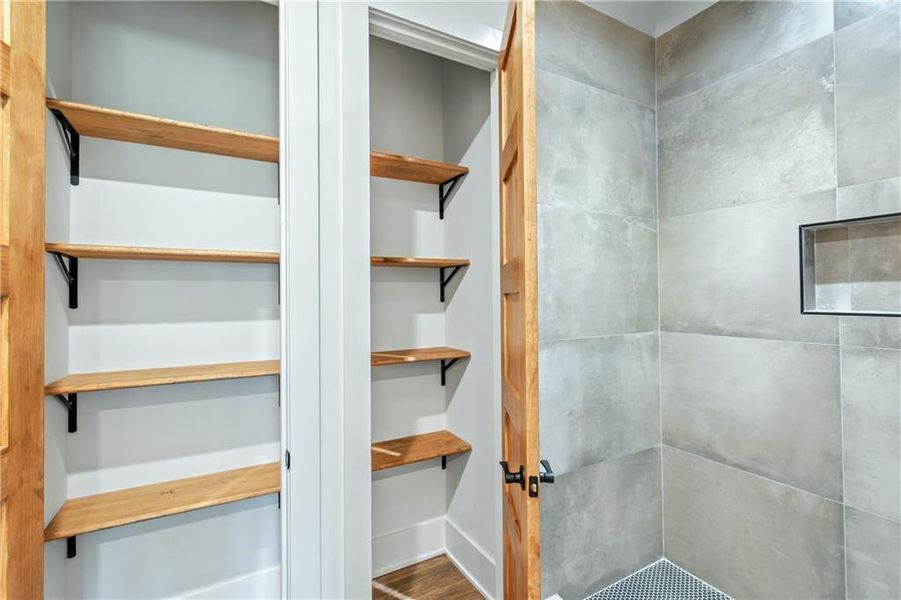 Close-up of interior finishes inside a home in , Blairsville (Image 81).