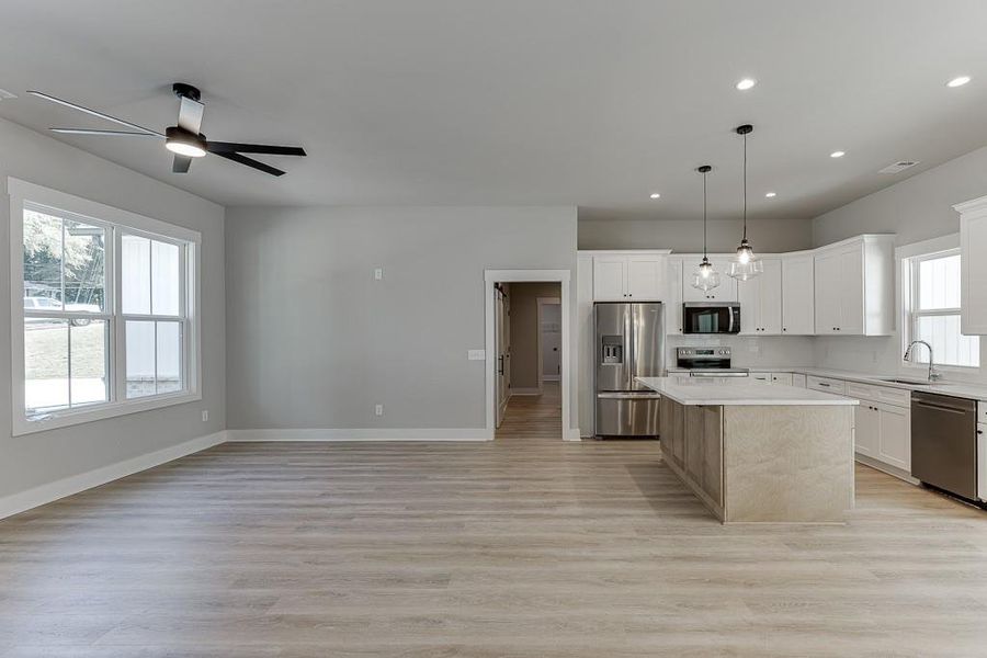 Spacious, unfurnished interior of a new home in , Jefferson (Image 33).
