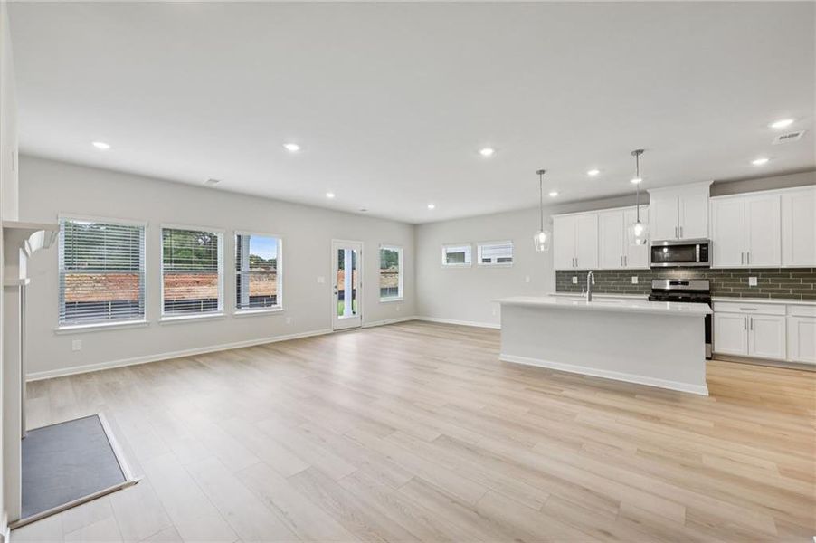 Spacious, unfurnished interior of a new home in Westmont Preserve, Powder Springs (Image 54).